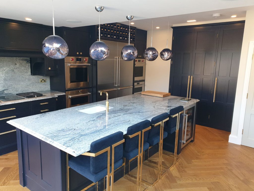 Kitchen with Buckingham dark blue kitchen doors