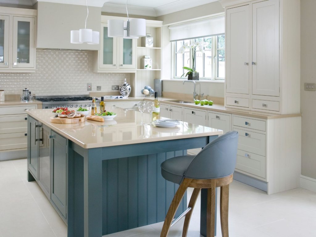 Kitchen with Windsor White and Blue kitchen doors