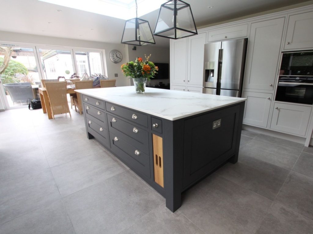 Windsor black and white kitchen doors